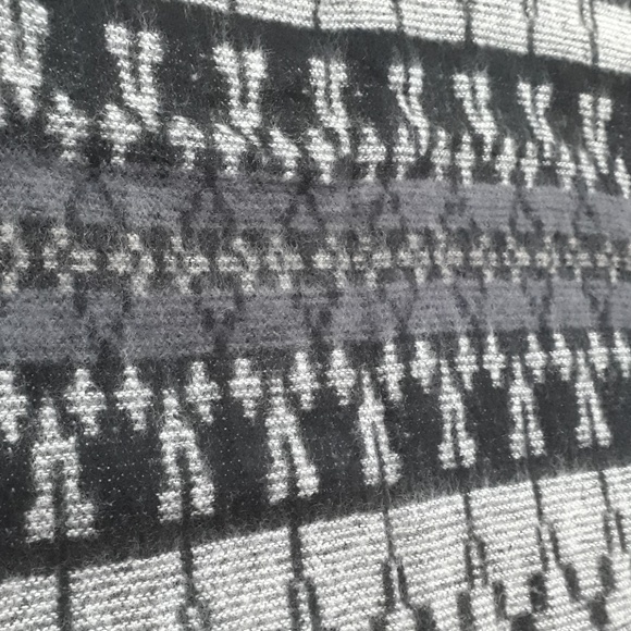 HUGE Black Grey Wide Winter Scarf 76x19" - Picture 6 of 6